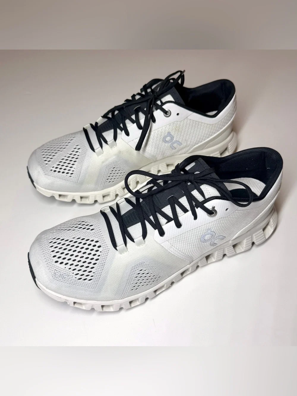 On Running Men's Cloud X Athletic Running Shoes Size- 8.5